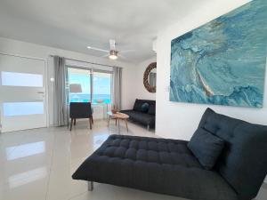 Beachfront Three-Story Coastal Penthouse, 3BR-3BA