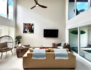 New 4BDR Ocean Mountain View Villa - Mar a Mar