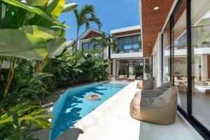 Brand-New Luxury Villa Jacuzzi, Pool & Cinema in Seseh