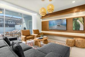 5 Bedroom 45 Bathroom Windsor Island 3822La