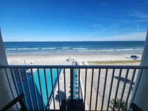 Purple Reign: A Chic, Romantic Oceanfront Getaway - Sleeps 4