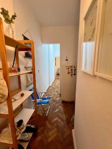 Apartamento inteiro, Flamengo, a passos do metrô