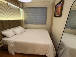 2BR Cozy Condo Near SM Marikina & Ayala Feliz