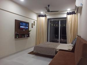 The Urban Nest - Bliss Studio Apartment with Private Balcony