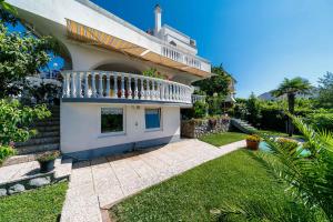 unit_type_holiday_room with Garden in Krk 55037