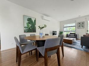 15 Relaxing Stay Near Shops & East Link