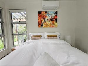 15 Relaxing Stay Near Shops & East Link