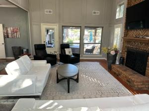 Laurel Lane Oasis Sleeps 12 Pool Game Room