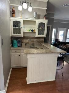 Laurel Lane Oasis Sleeps 12 Pool Game Room