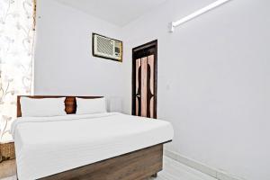 Super Townhouse Near M2K Cinema Pitampura