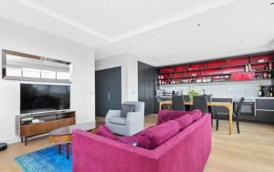 Lux 2 Bed Flat, balcony Canary Whalf