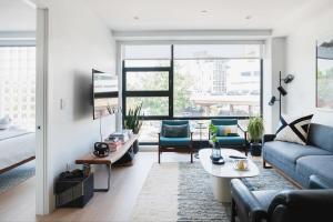 Stylish Williamsburg One Bedroom Condo Near Manhattan