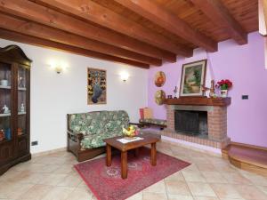 Mountain view holiday home in Cutigliano