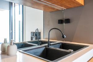 Brand New Designer Villa Underwater Pool View