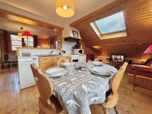 Appartement cosy avec mezzanine - 6 pers, proche village et pistes - FR-1-595-107