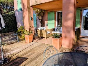 T3 Confortable avec Terrasse et Jardin - FR-1-768-130
