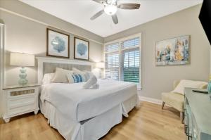Beachfront with Private Balcony Heated Pool and Spa