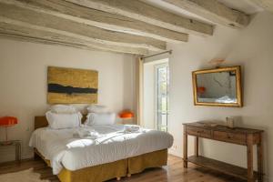 Modern Cottage With Pond Views In Touraine