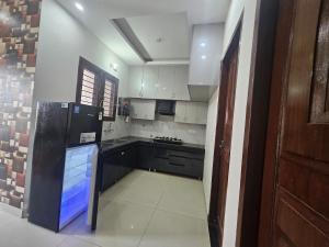 Ecstatic Stay, Premium 2BHK Ground Floor, Party Place, VR Entertainment Services