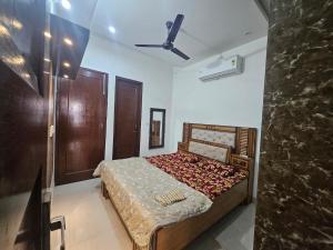 Ecstatic Stay, Premium 2BHK Ground Floor, Party Place, VR Entertainment Services