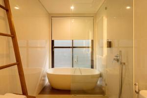 Private 2BR Oasis, Pool & Ubud Rice Field Edge