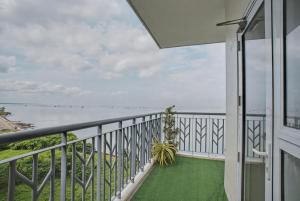 Elegant and Spacious 3BR Home near Okada, Solaire