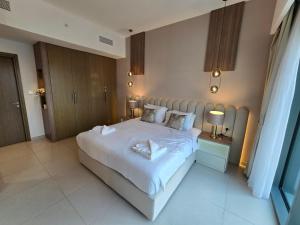 Highend Luxury 2BR Direct Burj Khalifa & Fountain Views