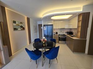 Highend Luxury 2BR Direct Burj Khalifa & Fountain Views