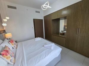 Highend Luxury 2BR Direct Burj Khalifa & Fountain Views