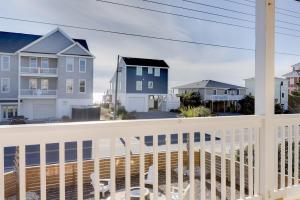 Paws and Relax- Pet-Friendly Coastal Retreat!