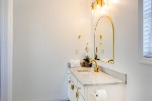 Paws and Relax- Pet-Friendly Coastal Retreat!