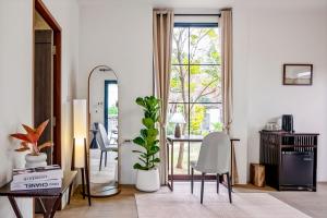 Charming Guest Room in Pai with City and Garden Views