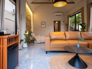 Charming Guest Room in Pai with City and Garden Views