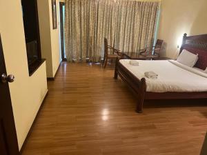 Manor Backwater Resort