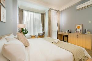 Chill Hill Staycation