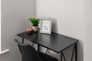 Modern Terrace, 2 Bathroom, Patio, Free Parking