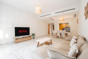 Nivis find- Bay square -1 BHK