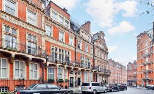 Stylish Large Studio Apartment in Kensington