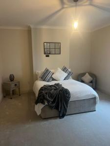 Modern Spacious 1 Bedroom Apartment Next to Transport Links