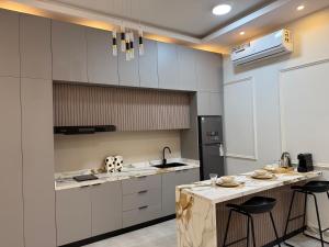 H chalet