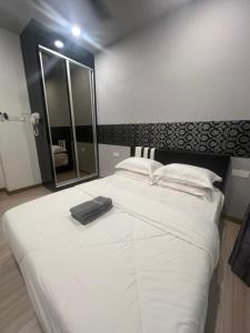 Comfy Home at The Wave Residence