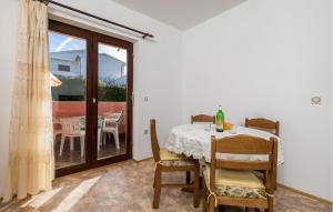 Amazing Apartment In Pag With Wifi