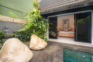 Tropical Kasbah Villa with Breezy Air Nature Sounds