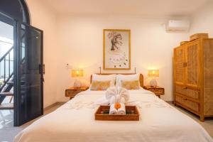 Tropical Kasbah Villa with Breezy Air Nature Sounds