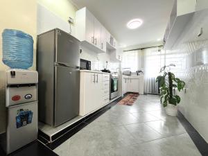 Naka Executive Balcony Apartment With Amazing Lake View, GYM