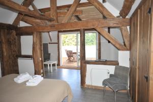 B&B / Chambres d'hotes La Bergerie Du Chateau De Pommeuse : Suite - Vue sur Jardin