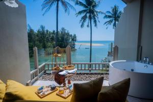 Devasom Beach Resort Villas - Seaside Junior Suite with Jacuzzi