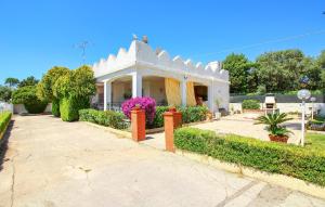 Amazing Home In Floridia