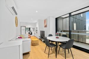 Walk to Crown Urban Residence 2B2B Pool&Gym