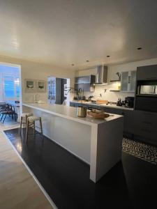 180Sea Views Simons Town Villa